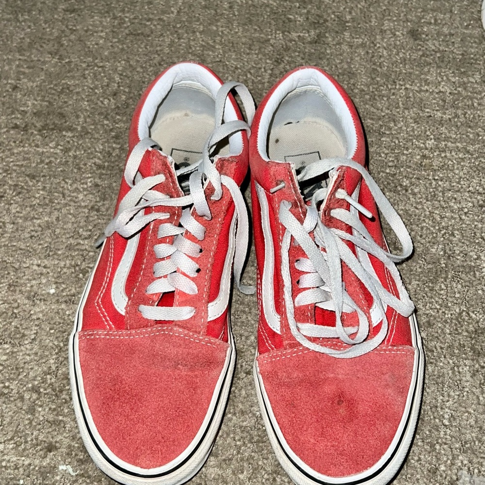 RED CLASSIC VANS